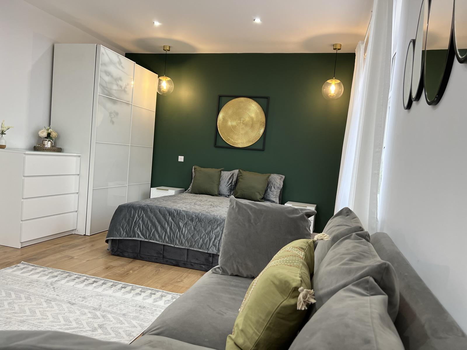 HMO, Farnborough