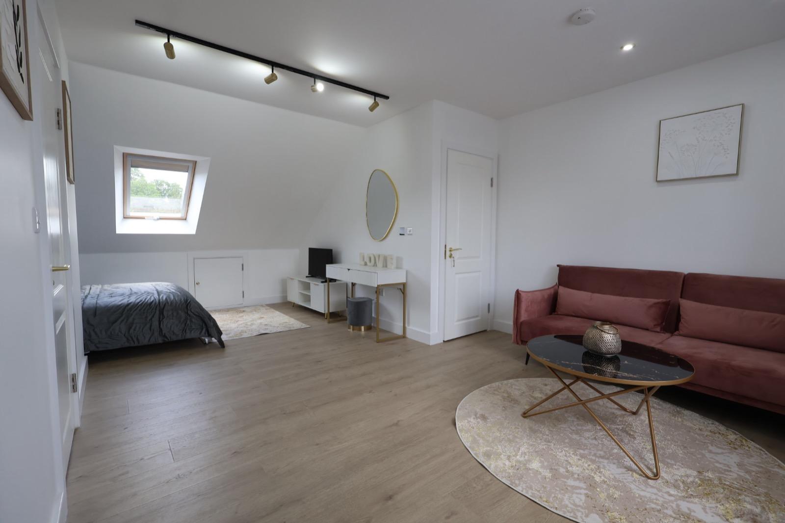 Serviced accommodation units (SA), Farnborough — photo 2